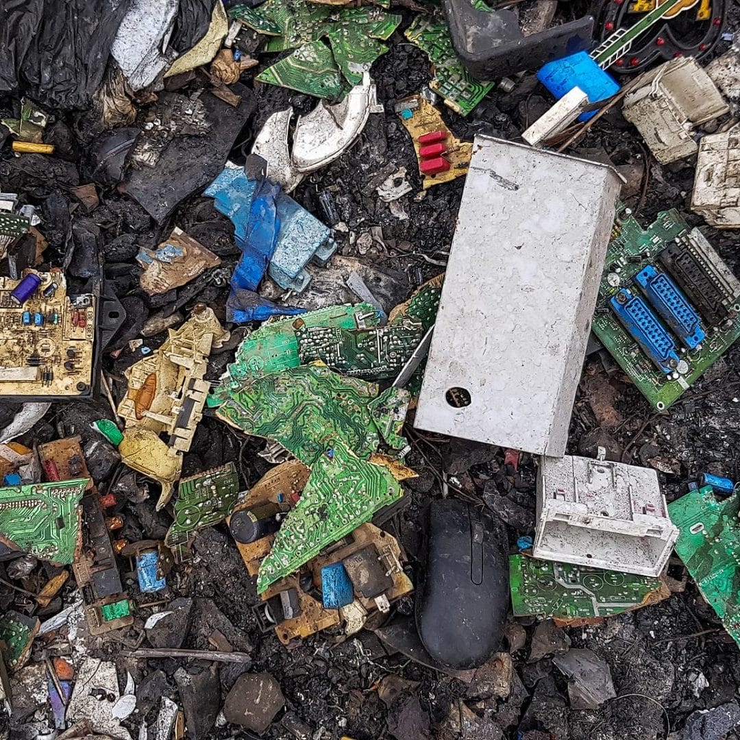 2048px-Electronic_waste_at_Agbogbloshie,_Ghana